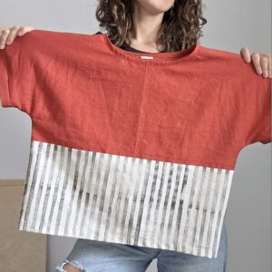 Lniany T-shirt rudo beżowy w paski